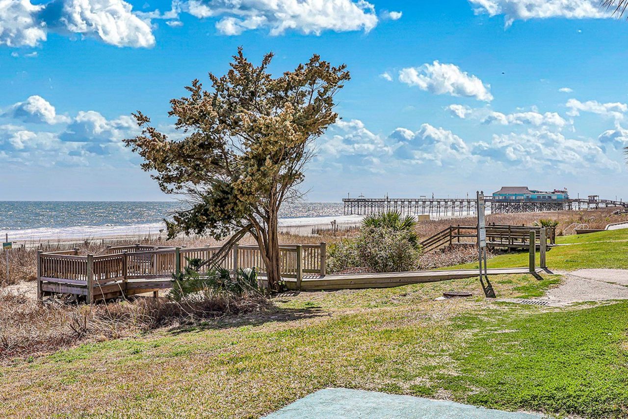 1700 N Ocean Blvd.  Photo 27