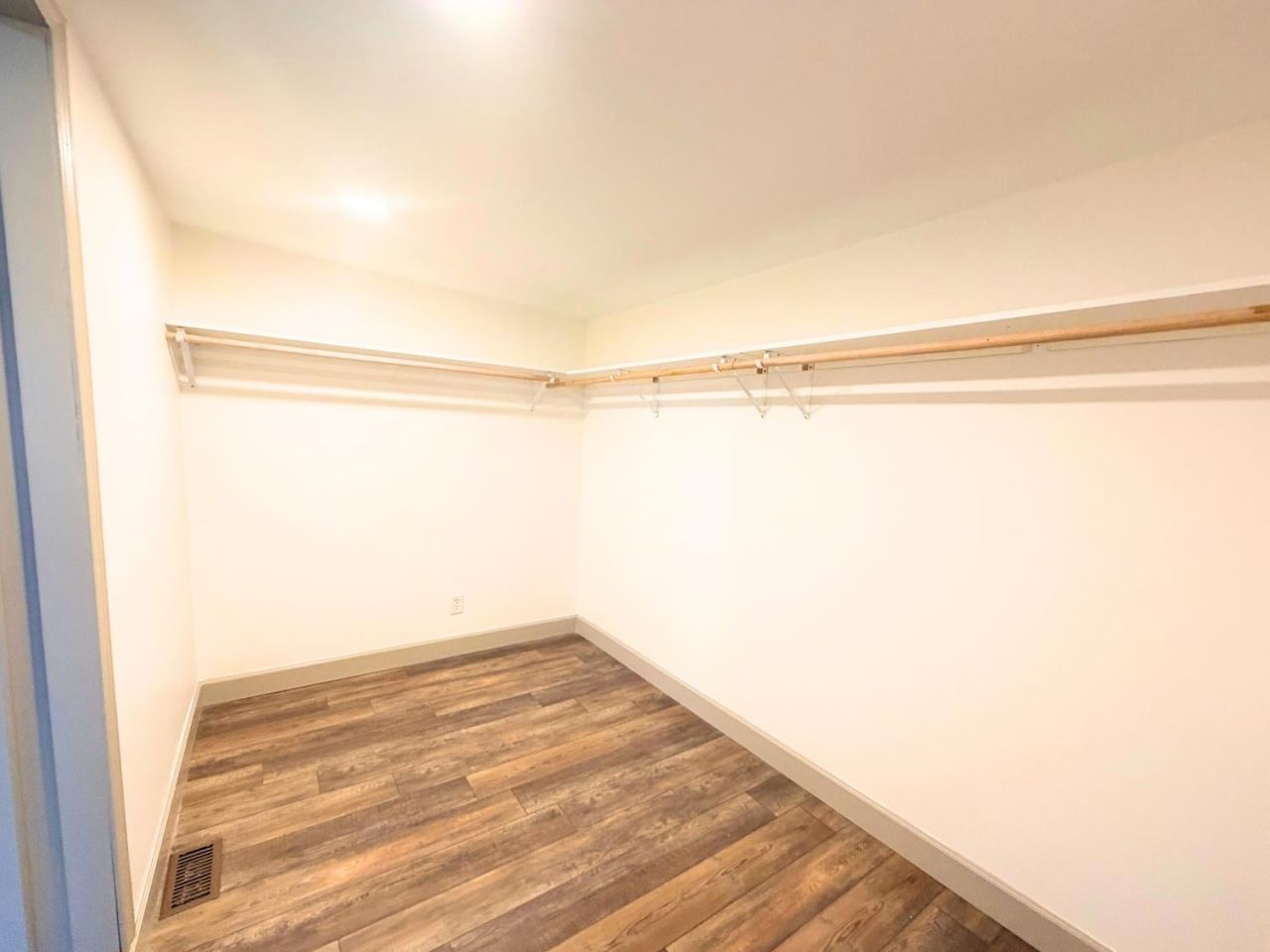 2806 Nursery Rd. Photo 22