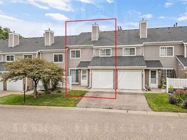 8456 Copperfield Way, Inver Grove Heights, MN 55076