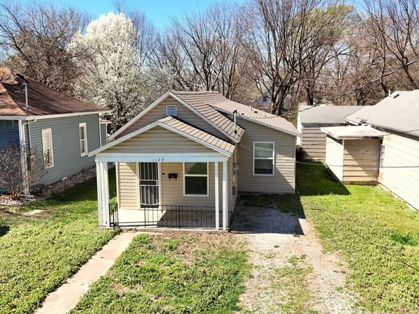 1129 N Rogers Avenue, Springfield, MO 65802