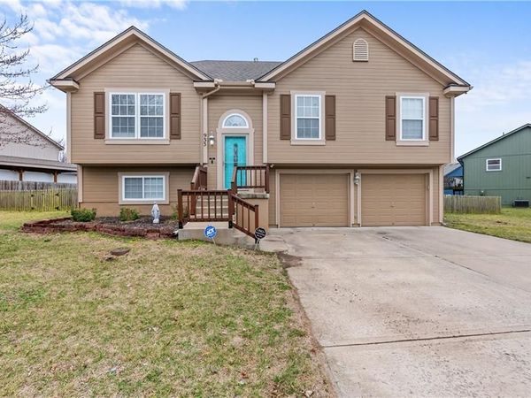 933 S Kisner Drive, Independence, MO 64056