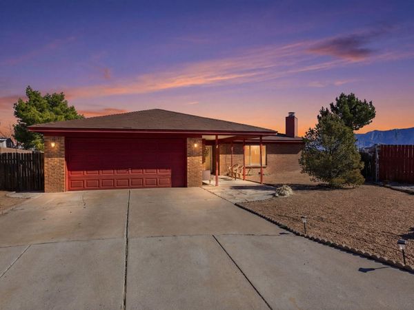 10012 Clearwater Court NW, Albuquerque, NM 87114