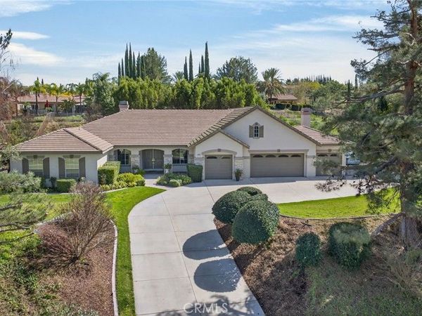 7470 Chateau Ridge Lane, Riverside, CA 92506