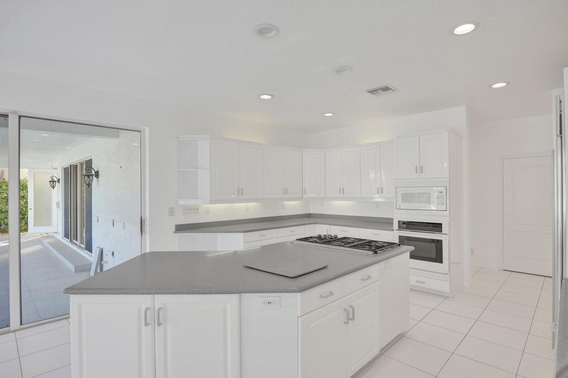 807 Coventry Street, Boca Raton, FL 33487 Photo