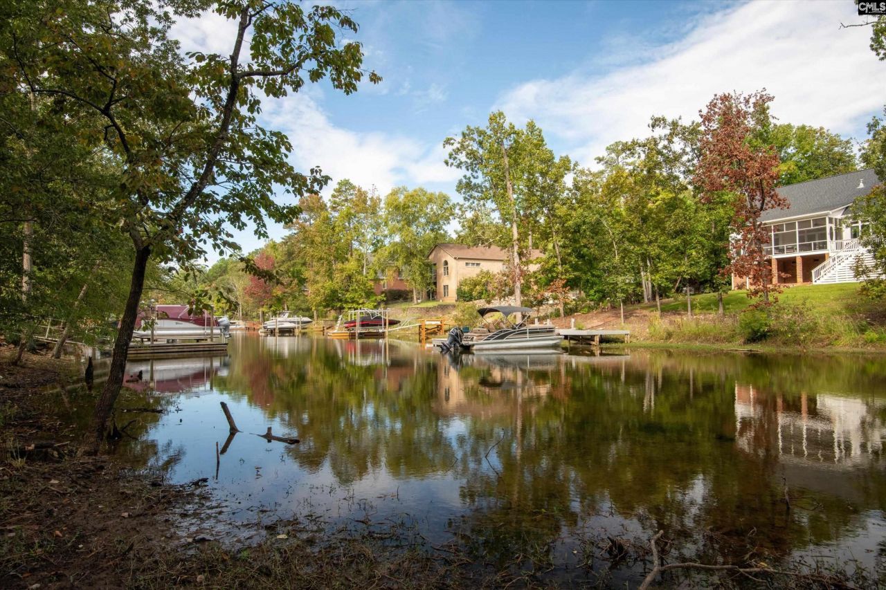 416 Lookover Pointe Drive  Photo 9