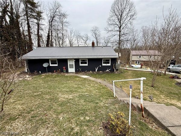 3201 Parkland Drive SW, Carrollton, OH 44615