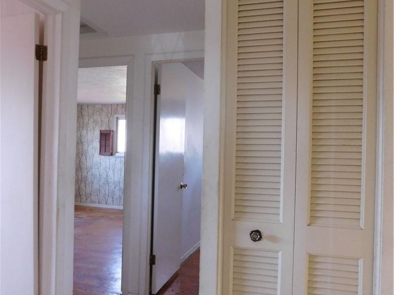 24732 Mitchell Drive, North Olmsted, OH 44070 Photo 24