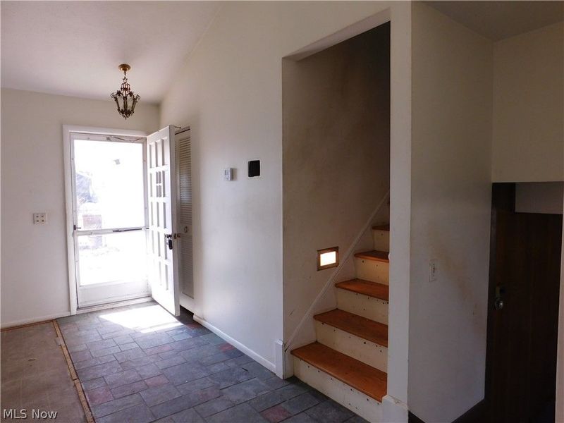 24732 Mitchell Drive, North Olmsted, OH 44070 Photo 7