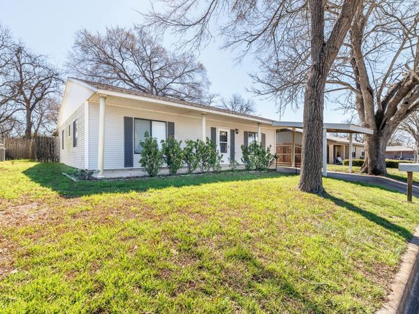 218 W 6th ST , Shiner, TX 77984