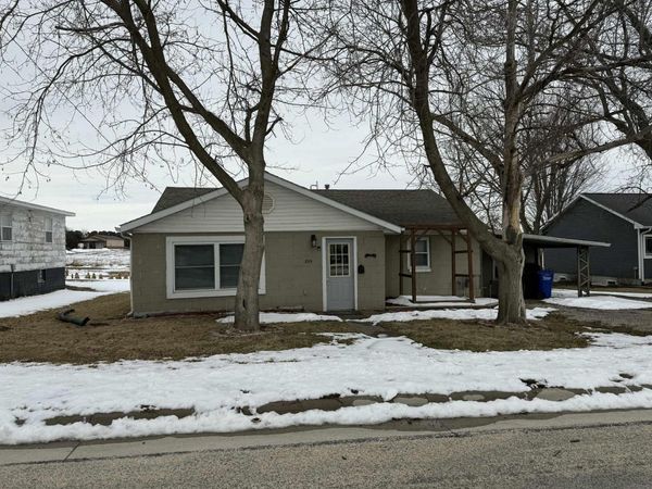 255 E Monroe , Winthrop, IA 50682