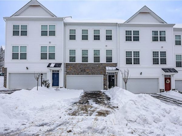 103 Sweetwater Dr, Coraopolis, PA 15108