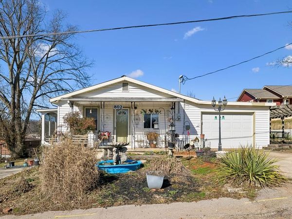 802 Water St., Livingston, TN 38570