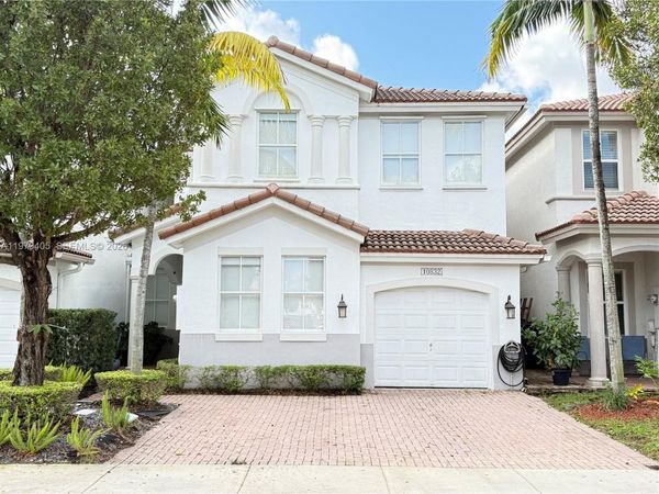 10832 NW 84th St, Doral, FL 33178