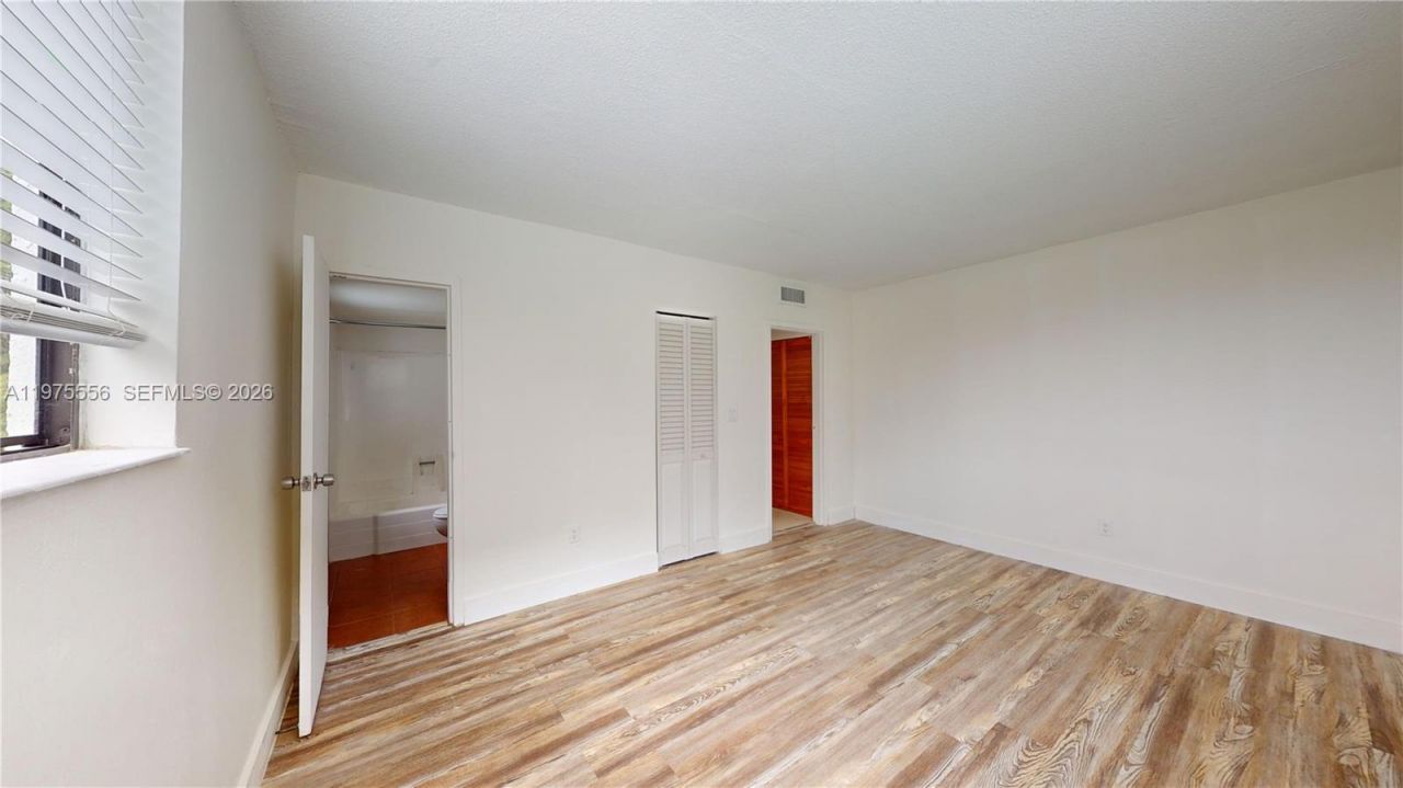 2345 NE 135th St , Unit 210, North Miami, FL 33181 Photo