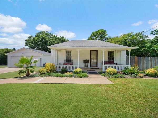 5912 Forest Hill Drive, Forest Hill, TX 76119