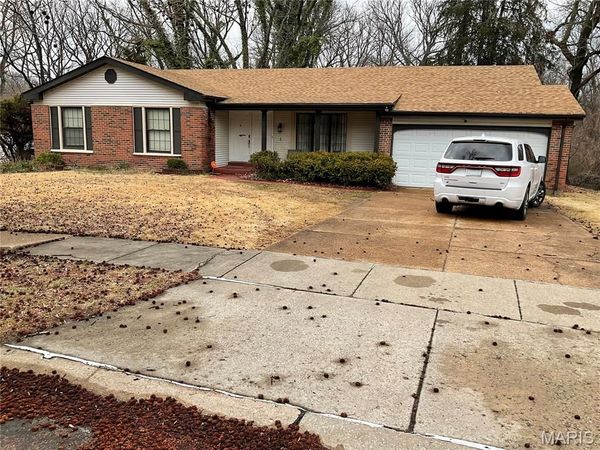 6547 Lake Paddock Drive, Florissant, MO 63033