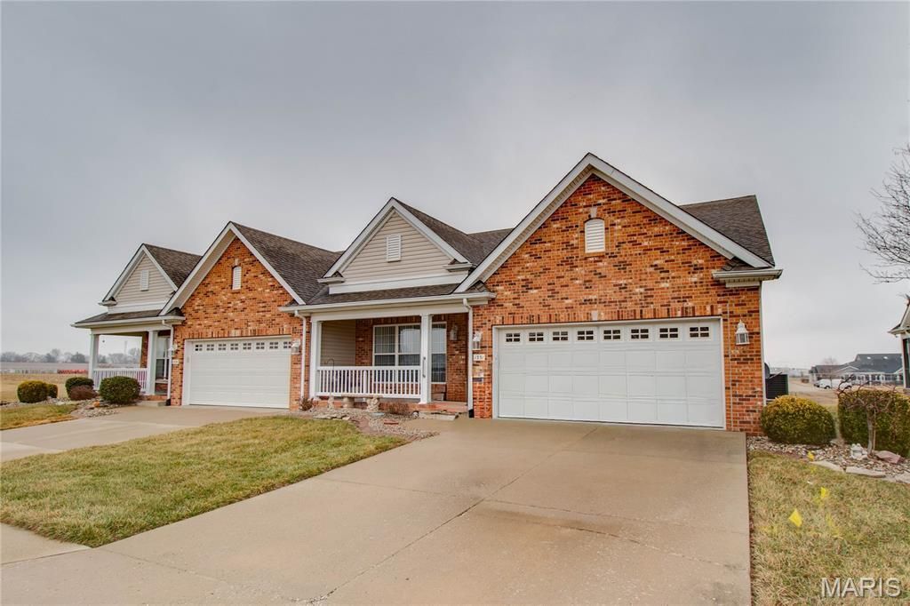 1331 Magnolia Lane , Jerseyville, IL 62052 Main Photo