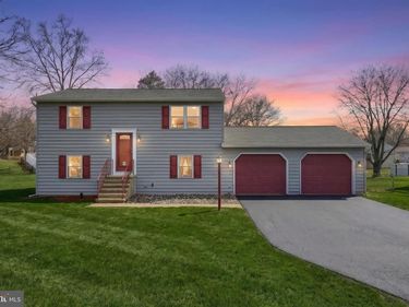 2228 HEATHER ROAD, YORK, PA 17408