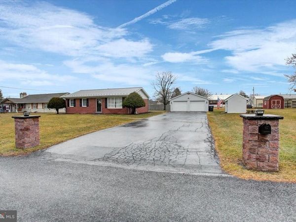 108 HOKE DRIVE, CHAMBERSBURG, PA 17202