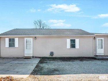 303 POWERS Avenue, Pekin, IL 61554