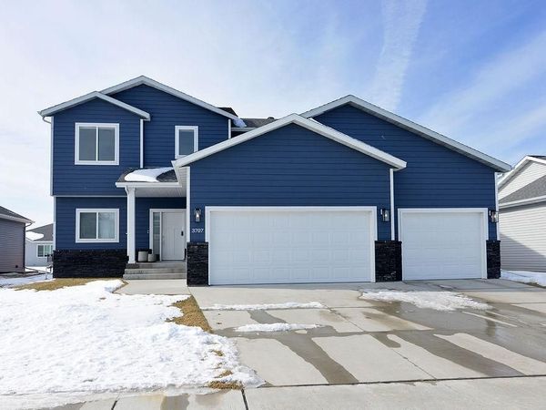 3707 Merrifield Drive S, Fargo, ND 58104