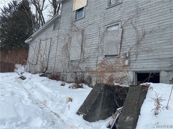 11 N Dow Street, Falconer, NY 14733