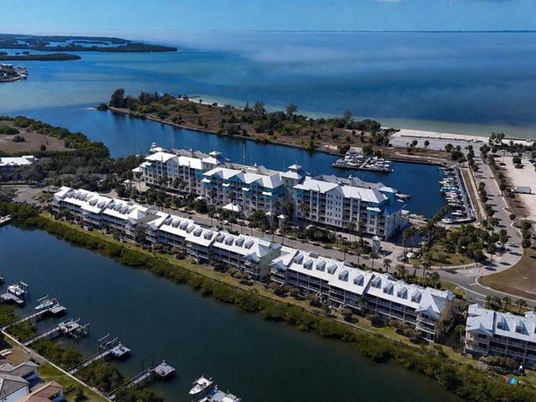 547 BAHIA BEACH BOULEVARD, RUSKIN, FL 33570