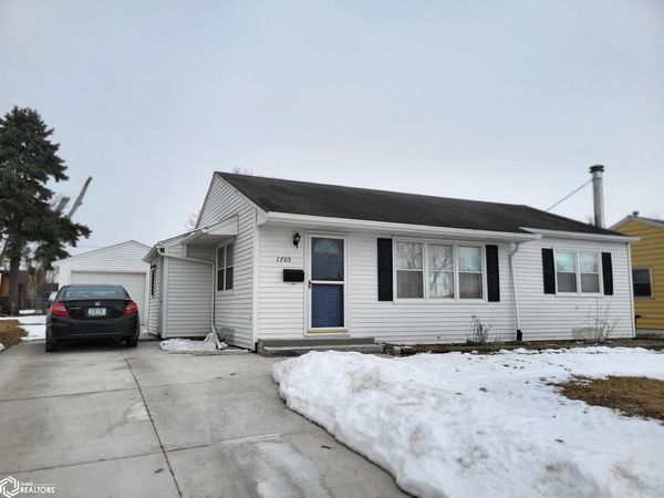 1705 Elder Drive, Marshalltown, IA 50158