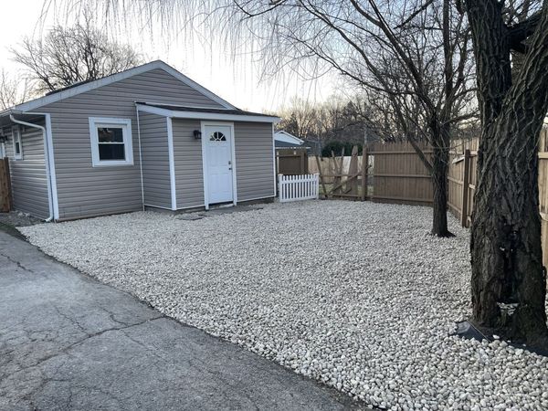 519 N Waukegan Road , Lake Bluff, IL 60044