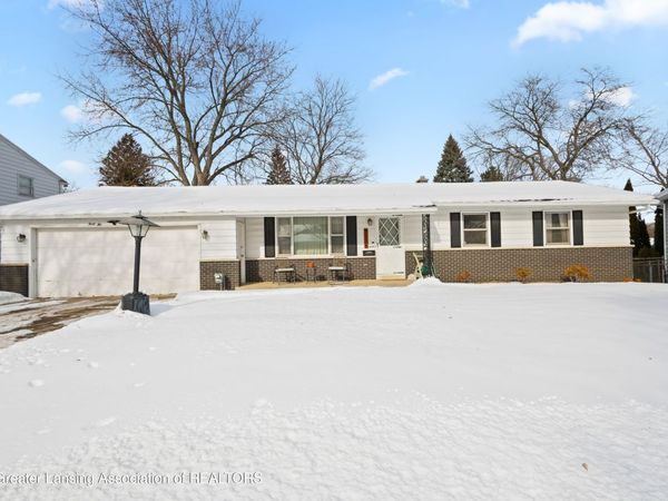 4236 Oakcrest Drive, Lansing, MI 48917