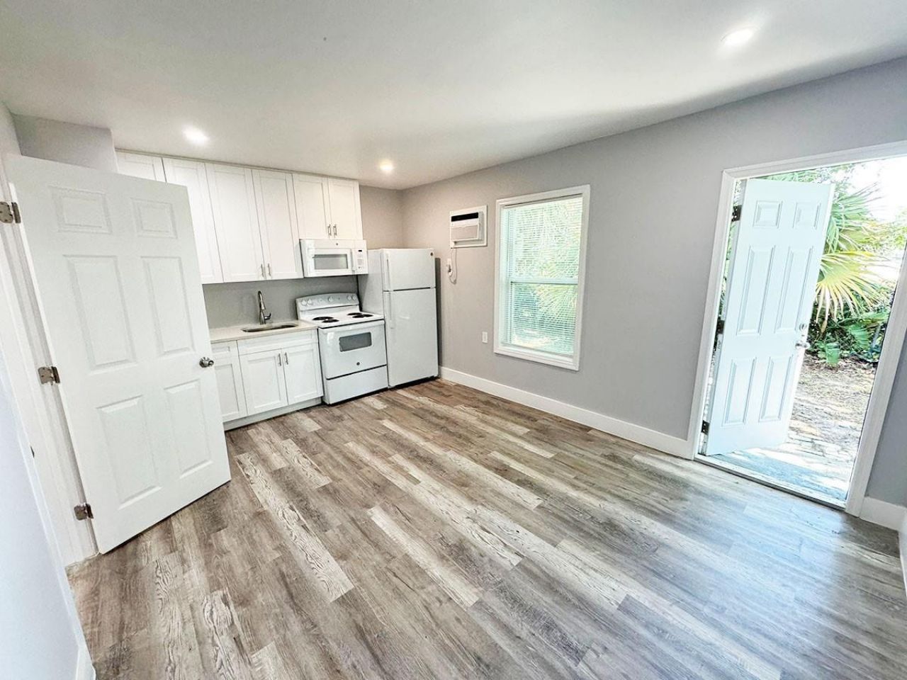 2724 NW 6th Court, Fort Lauderdale, FL 33311 Photo