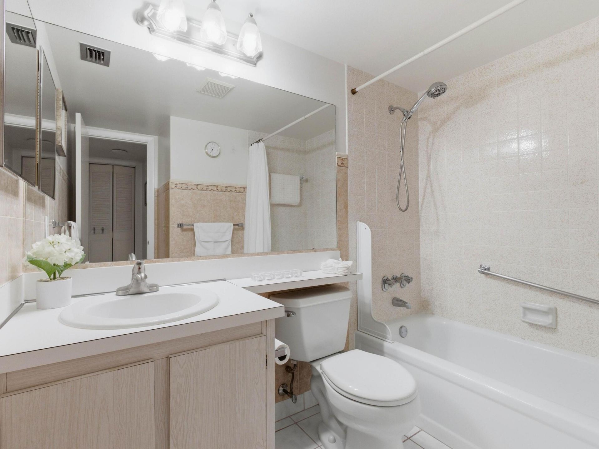 331 Knotty Pine Circle, Unit D-2, Greenacres, FL 33463 Photo