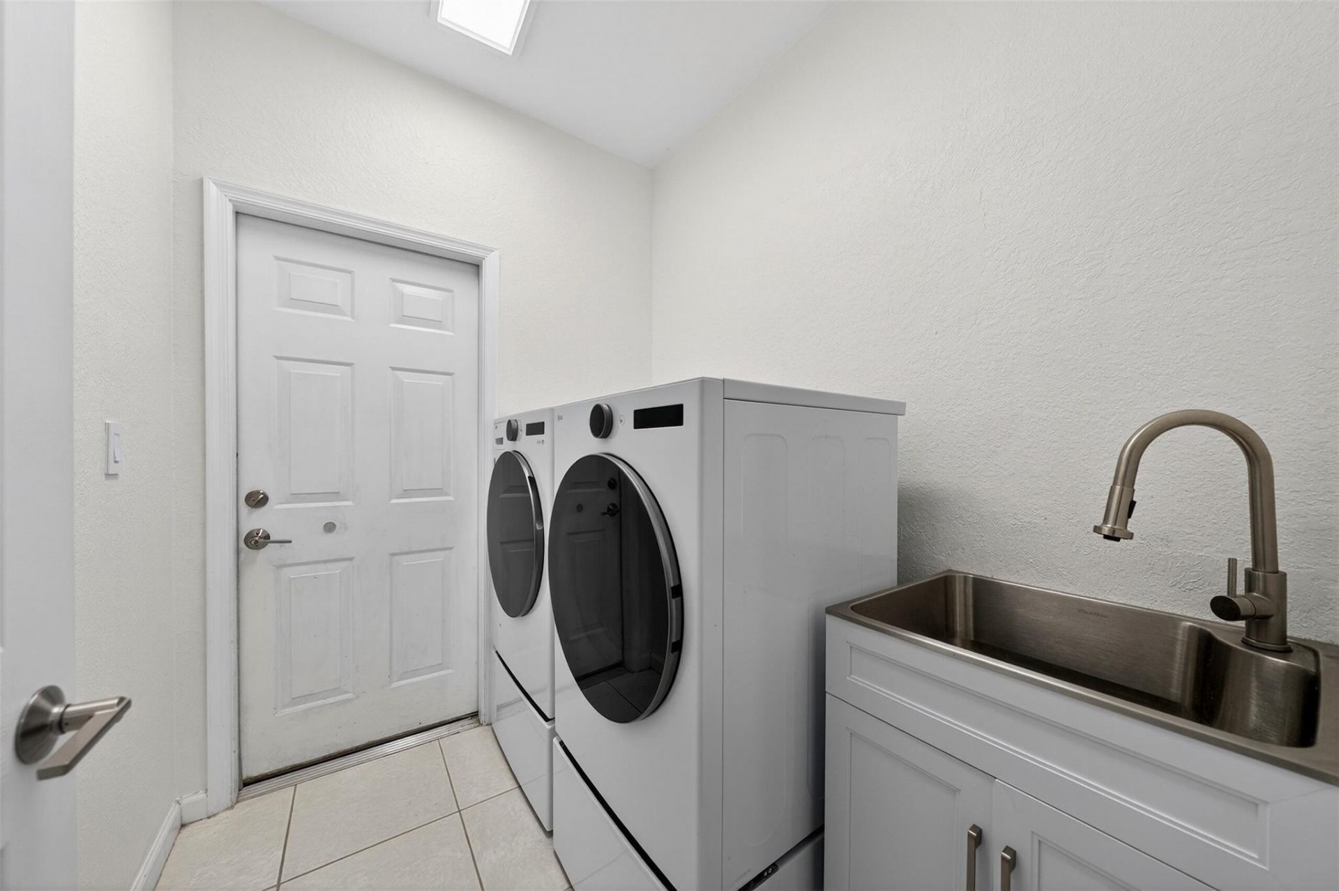 6897 NW 107th Terrace, Parkland, FL 33076 Photo