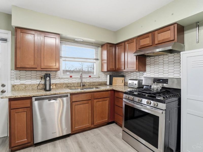 564 Waycross Road, Forest Park, OH 45240 Photo 17