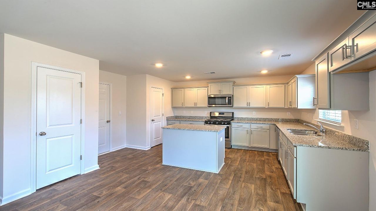 1017 Grand Oaks Drive Photo 7