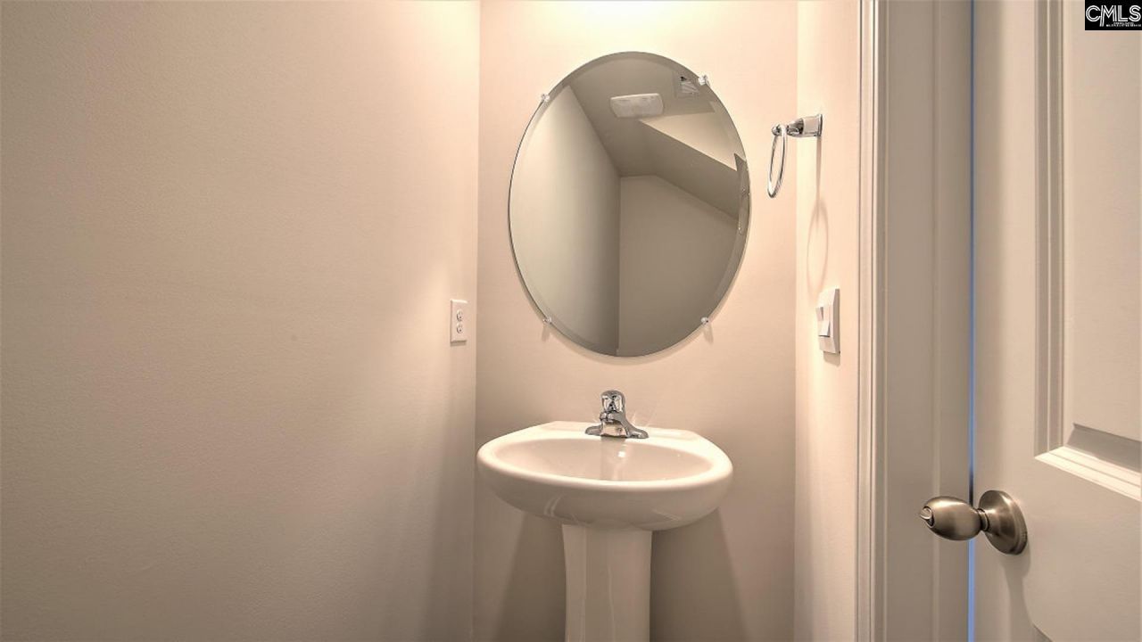 1017 Grand Oaks Drive Photo 8