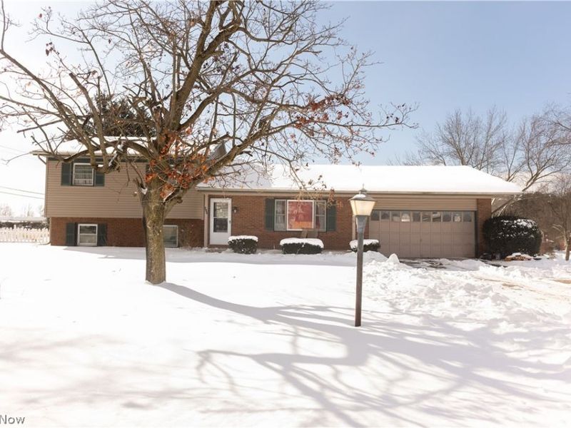 700 Denshire Drive NW, Canal Fulton, OH 44614 Photo 2