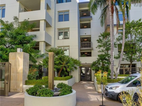 920 Granite Drive, Unit 213, Pasadena, CA 91101