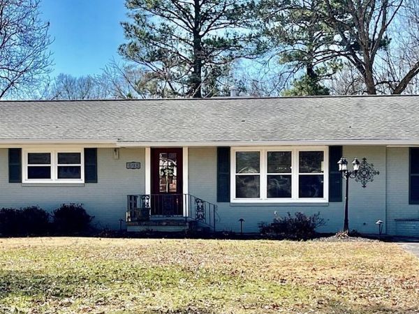 698 E Main Street , Alamo, TN 38001