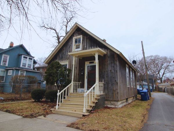 12814 Greenwood Avenue , Blue Island, IL 60406