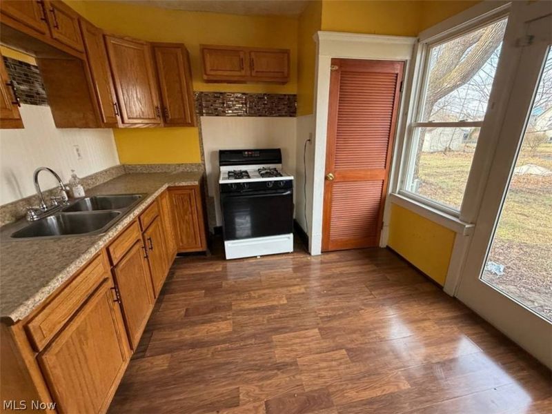 2329 Winfield Way NE, Canton, OH 44705 Photo 10