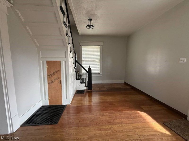 2329 Winfield Way NE, Canton, OH 44705 Photo 2