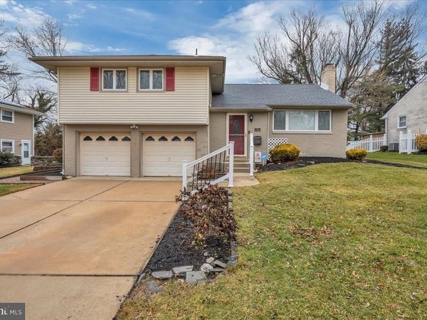 114 WEATHER VANE DRIVE, CHERRY HILL, NJ 08002