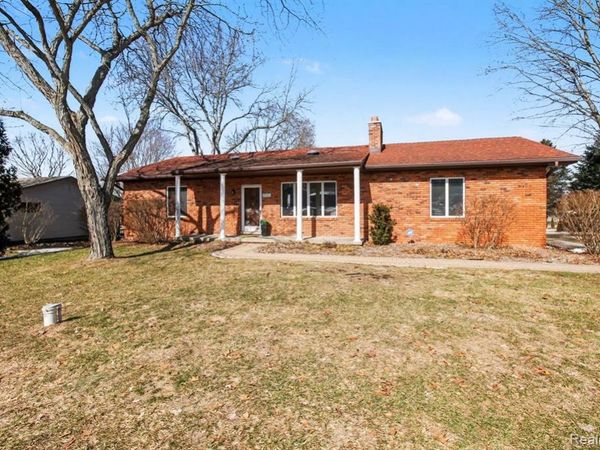 8783 Skylane Drive, Brighton Twp, MI 48114