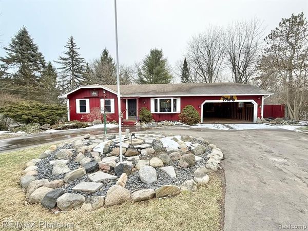 3101 Sands Court, Milford Twp, MI 48380