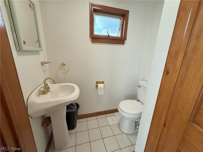 713 Trenton , Toronto, OH 43964 Photo 6