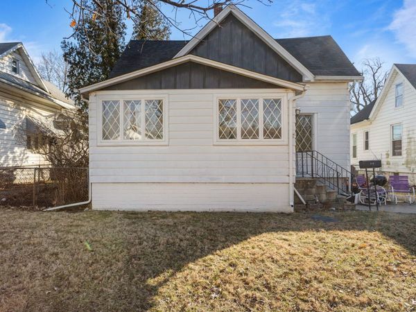 608 N Mulberry Street, Clinton, IL 61727