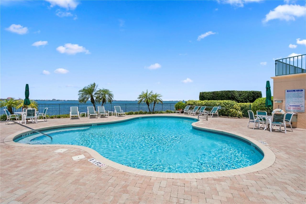 4830 Osprey Drive S, Unit 201, Saint Petersburg, FL 33711 Photo