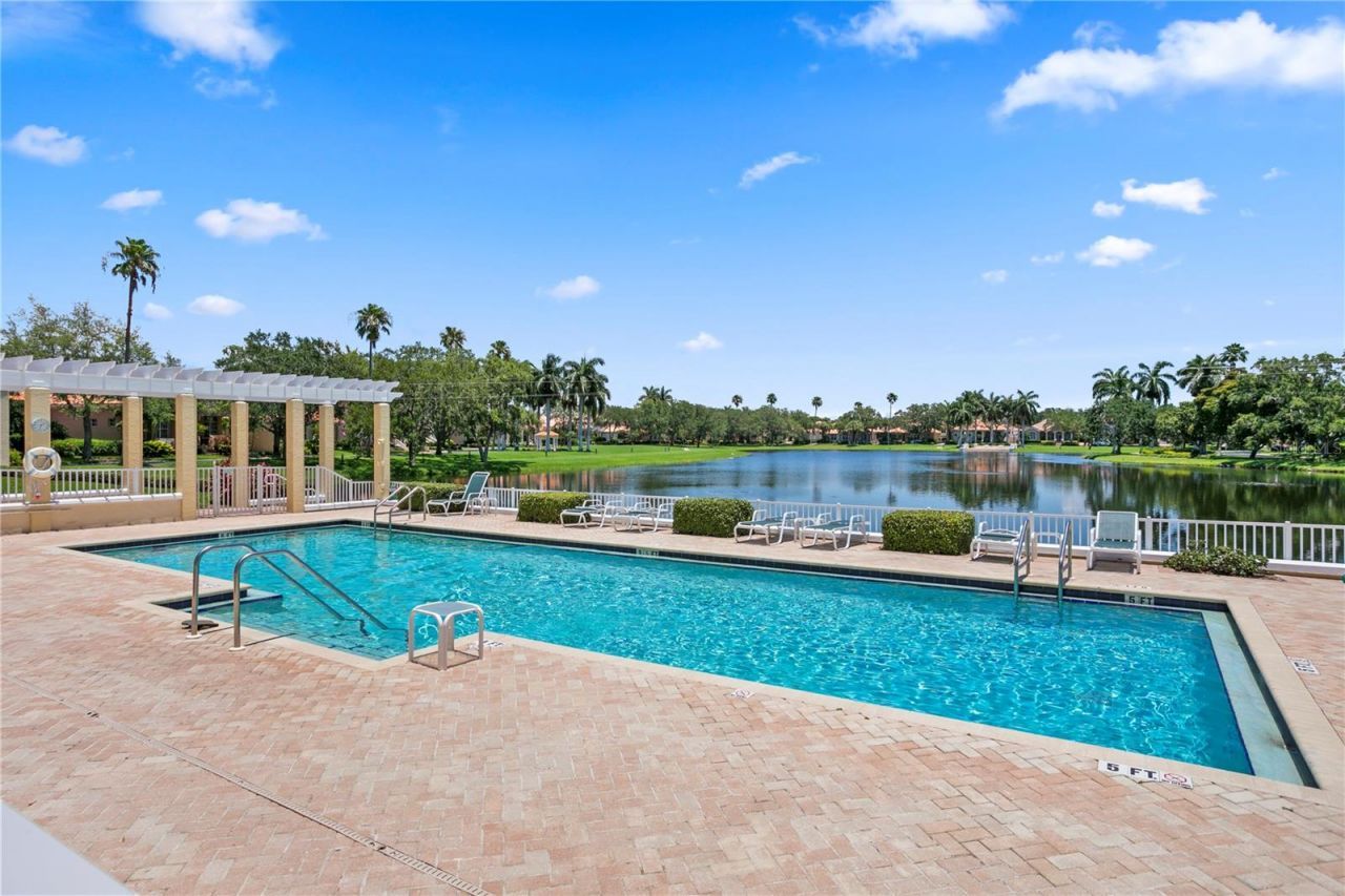 4830 Osprey Drive S, Unit 201, Saint Petersburg, FL 33711 Photo