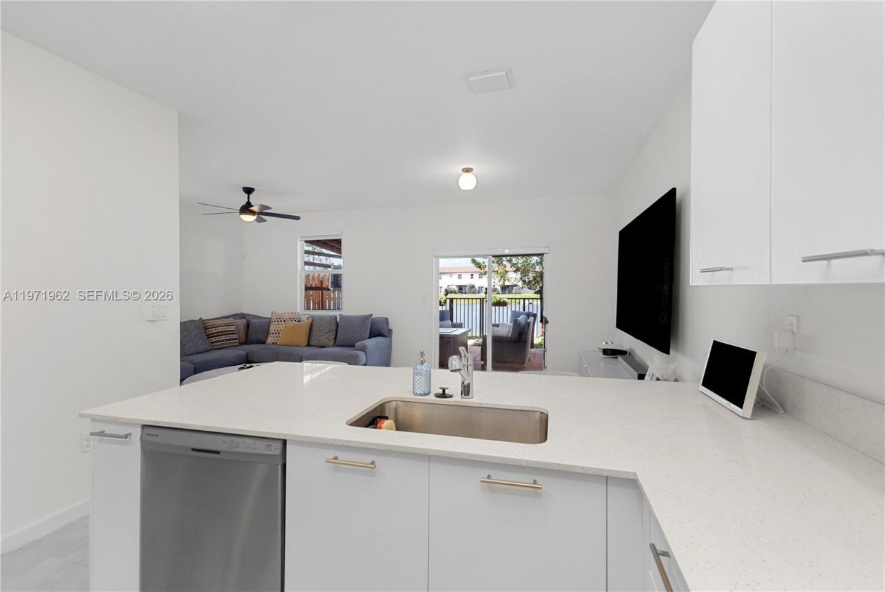 12906 NW 22nd Pl, Miami, FL 33167 Photo